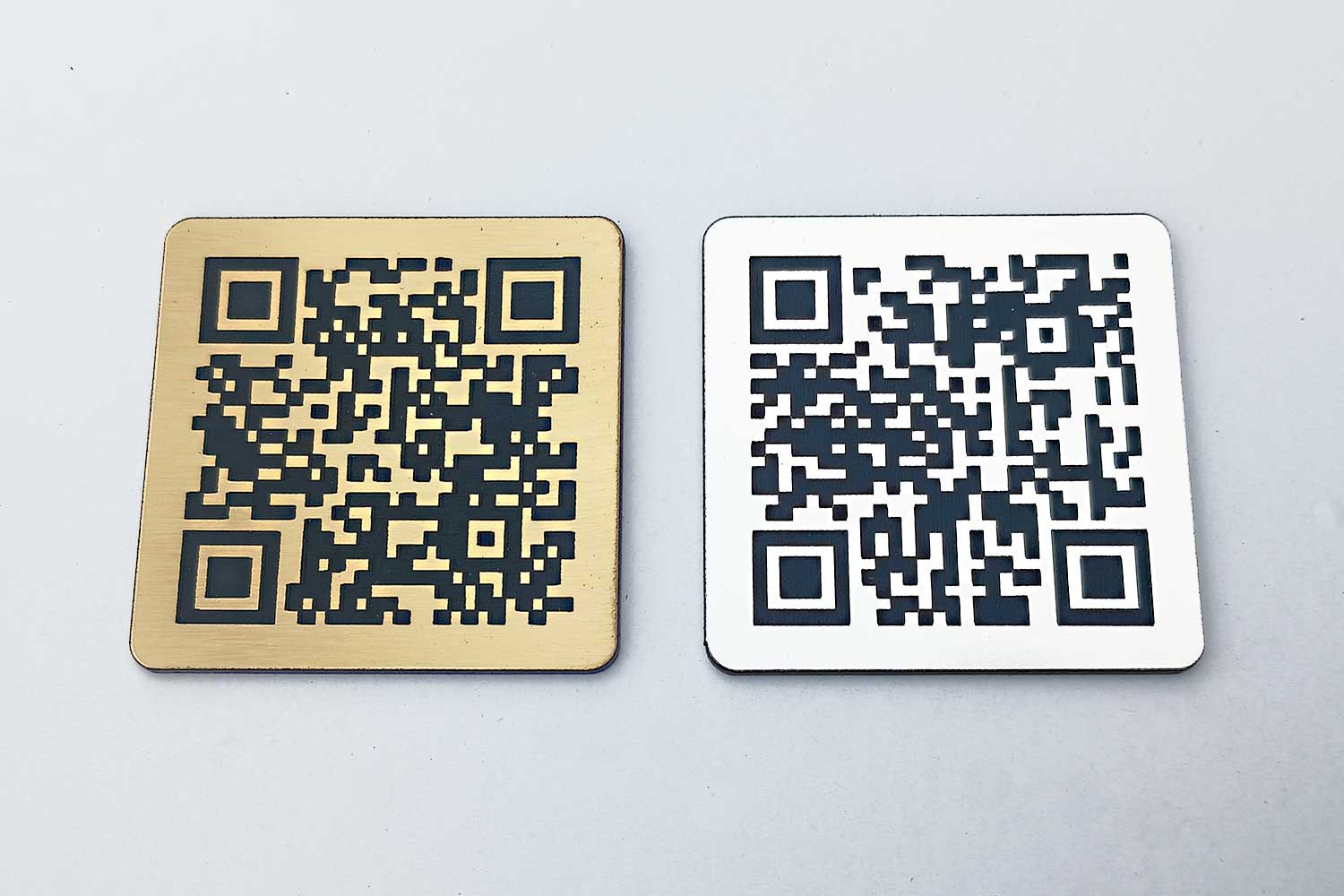 QR CODE LABELS SELF ADHESIVE SILVER AND GOLD
